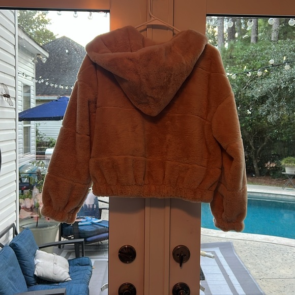 Faux Fur Cropped Jacket - Picture 2 of 3